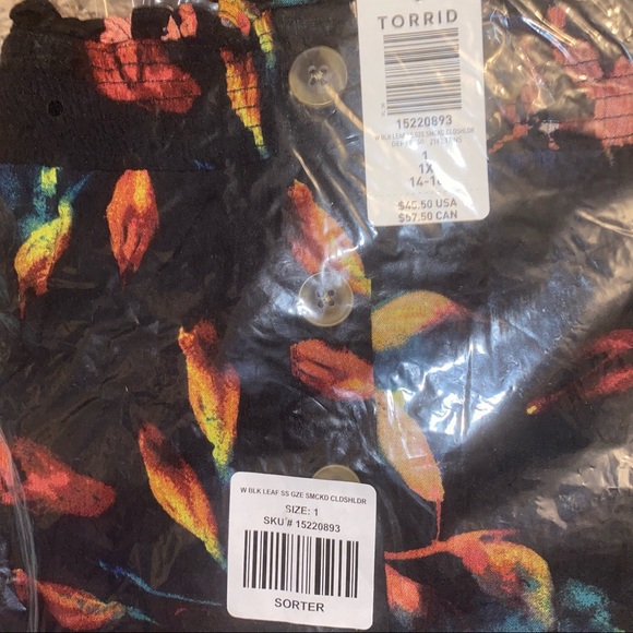 NWT TORRID Black Smocked Cold Shoulder Leaf Print - Picture 6 of 7